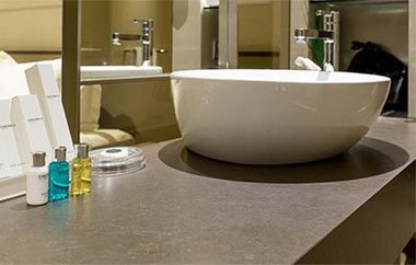 Столешница для ванной из тёмного агломерата