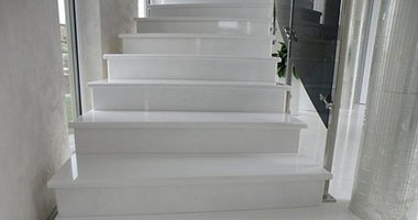 Ступени из камня Silestone Blanco Zeus Extreme
