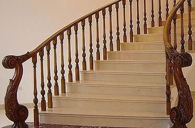 Лестница из камня Caesarstone Dreamy Marfil