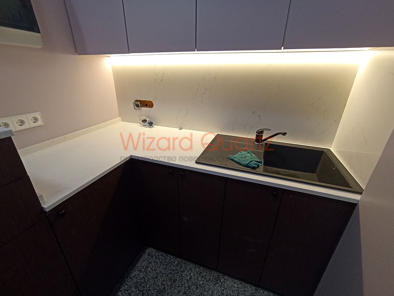 Г-образная столешница из кварцевого камня IDS для кухни