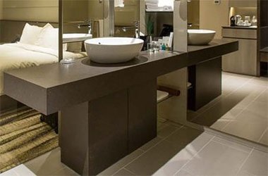 Столешница из коричнего камня