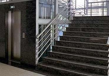 Ступени из кварцевого агломерата Caesarstone Woodlands